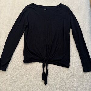 GAP Women's Long Sleeve Black V-Neck Tee Size M
